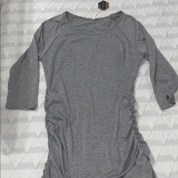Pink Blush Maternity Ruched Gray Stretchy Top NWT Medium​ - Picture 7 of 9